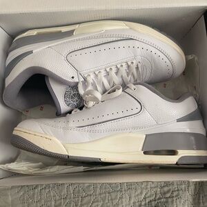 Jordan Men's White and Gray Sneakers